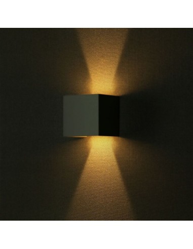 Lampada LED da Muro Quadrata Doppio LED COB 5W 140LM/W Colore Bianco Satinato Fascio Luminoso Regolabile-prodotto in ambiente