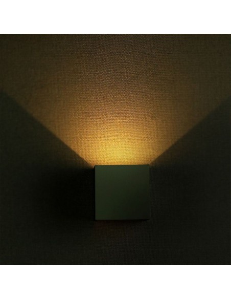 Lampada LED da Muro Quadrata Doppio LED COB 5W 140LM/W Colore Bianco Satinato Fascio Luminoso Regolabile-prodotto in ambiente