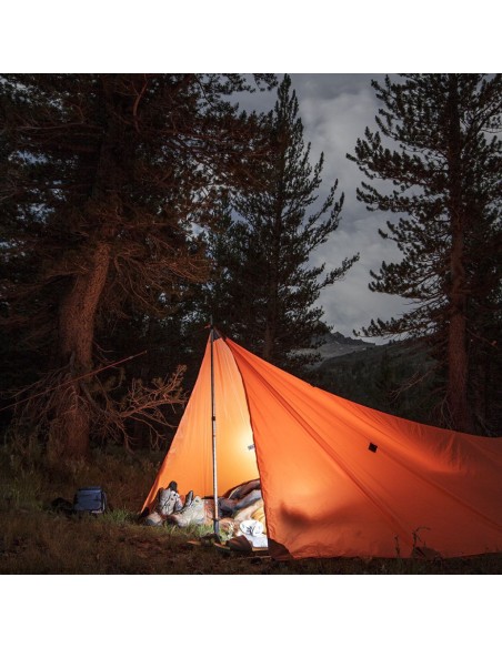 Lampadina LED Utilizzabile Come Torcia E27 12W A80 con Batteria da 4.5h 4000K-prodotto in ambiente