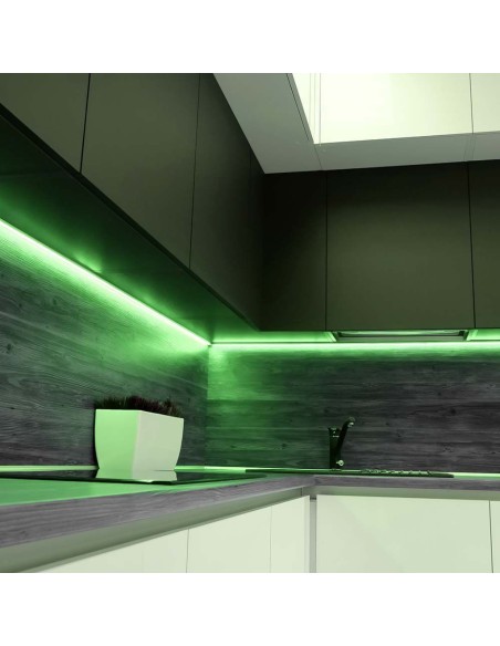 Strip LED SMD3528 3 2W/m 5m 60 LED/m Verde 12V IP65 8mm-prodotto in ambiente