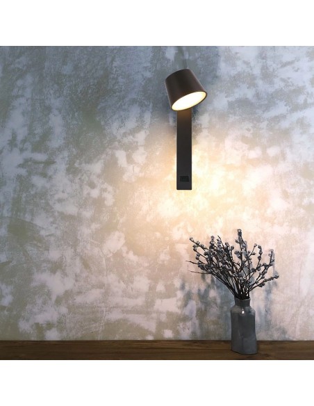23406-Applique LED da Muro  dal Design Cilindrico con Porta USB e Angolo del Fascio Luminoso Regolabile  in Metallo Colore Nero 