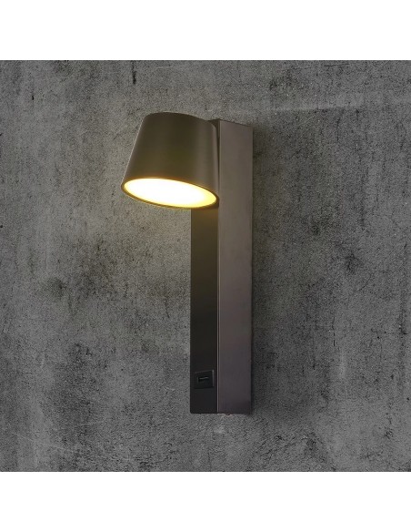 23406-Applique LED da Muro  dal Design Cilindrico con Porta USB e Angolo del Fascio Luminoso Regolabile  in Metallo Colore Nero 