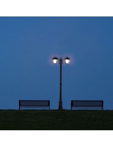 7062-Lampione LED con Portalampada E Max x Colore Nero h cm IP-3