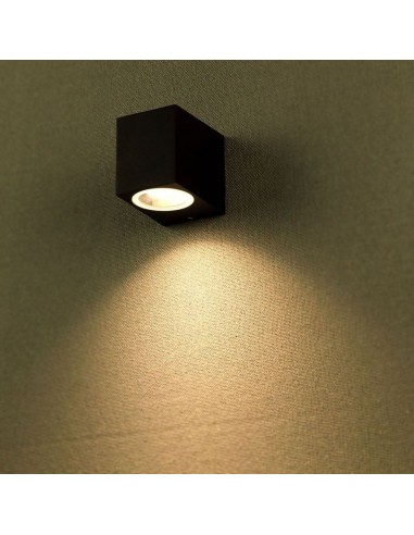 7510-Portafaretto LED da Muro Quadrato GU Max  Colore Nero IP-5