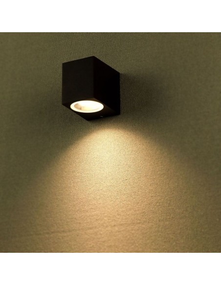 7510-Portafaretto LED da Muro Quadrato GU Max  Colore Nero IP-5