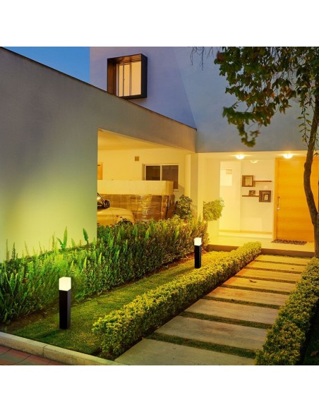 7564-Piantana LED da Giardino Quadrata con Portalampada GU Max  con Corpo Nero e Copertura Bianca h cm IP-4