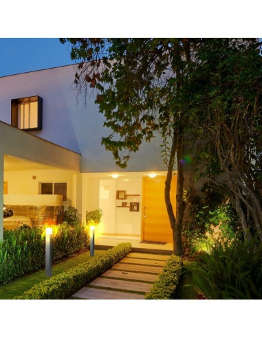 7565-Piantana LED da Giardino Quadrata con Portalampada GU Max  con Corpo Nero e Copertura Bianca h cm IP-5