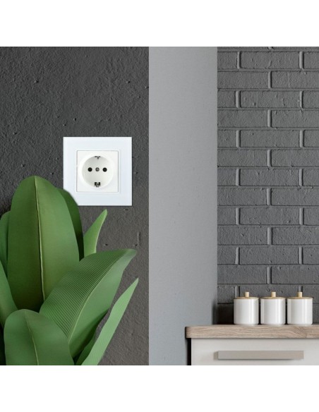 8379-Presa Singola da Incasso con Presa Schuko A e Rivestimento in Vetro xmm Colore Bianco-3