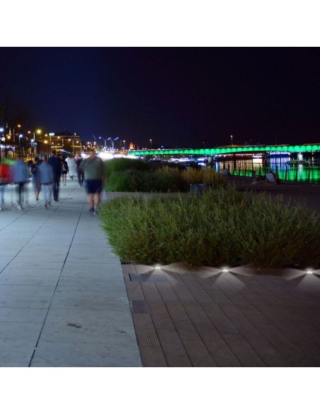 8566-Portalampada da Interramento Calpestabile Rotondo MR Max  Colore Nero e Acciaio con  Fasci di Luce -5