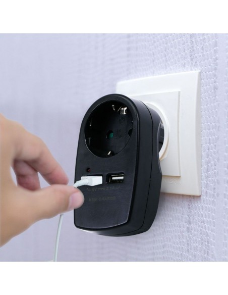 8796-Adattatore Multipresa con Presa Bipasso/Schuko A-3